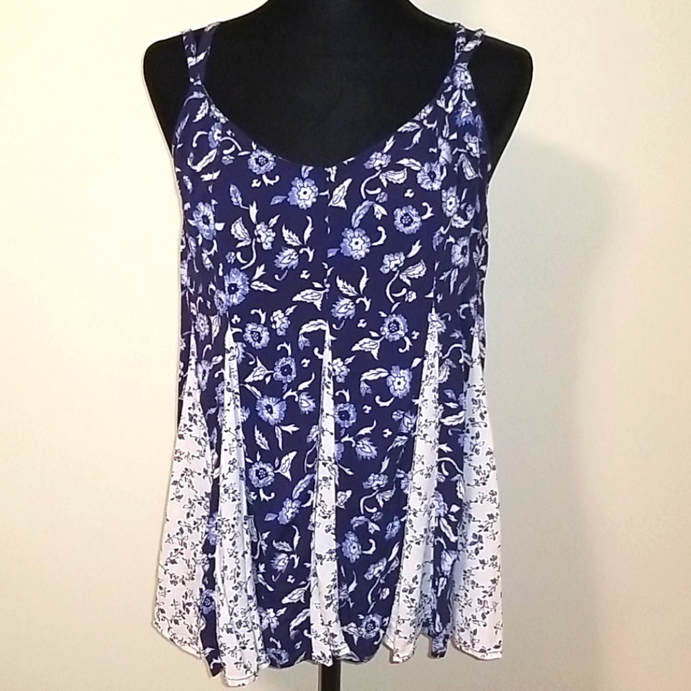 EUC Torrid Strappy Blue and White Swing Tank  00